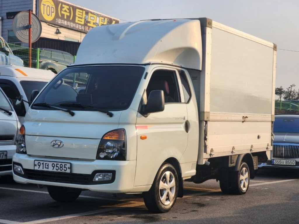 Hyundai Porter Super Cab/ Long Wheelbase/ CRDi