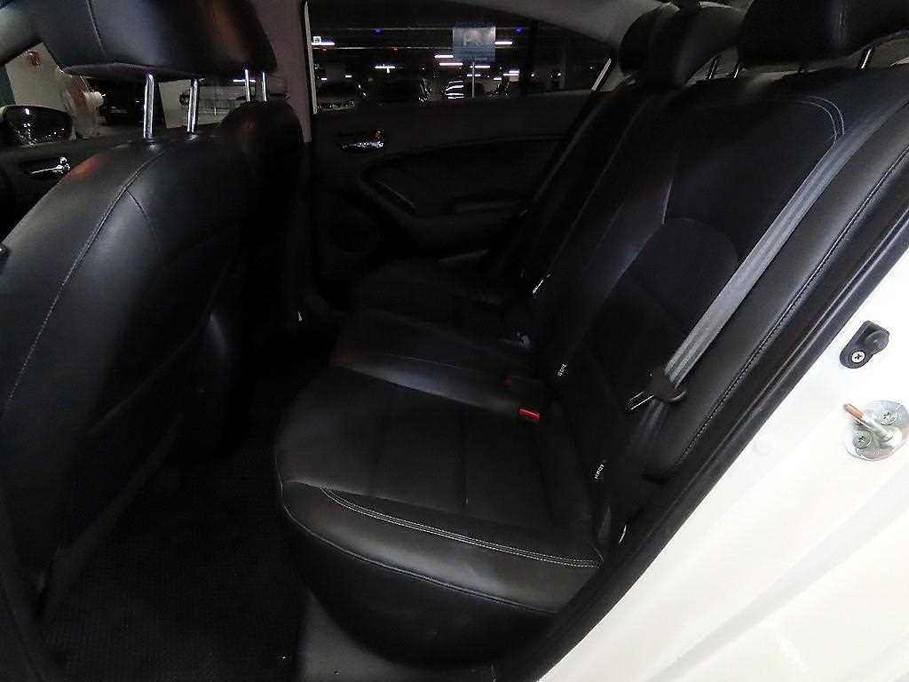 Kia K3 1.6 GDI Prestige 8