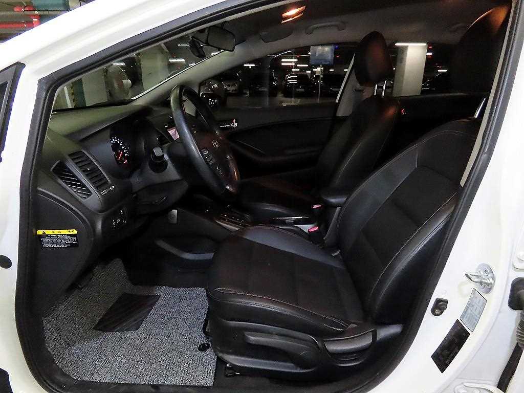 Kia K3 1.6 GDI Prestige 7