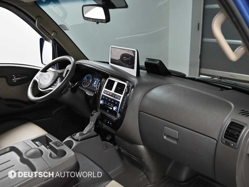 Hyundai Porter 1.0 Ton/ Super Cab/ Long Wheelbase/ Premium Special 7