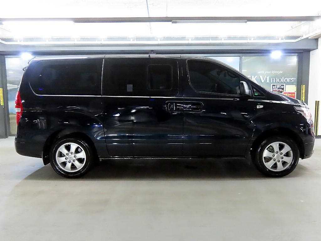 Hyundai Starex 4WD Wagon Modern 4