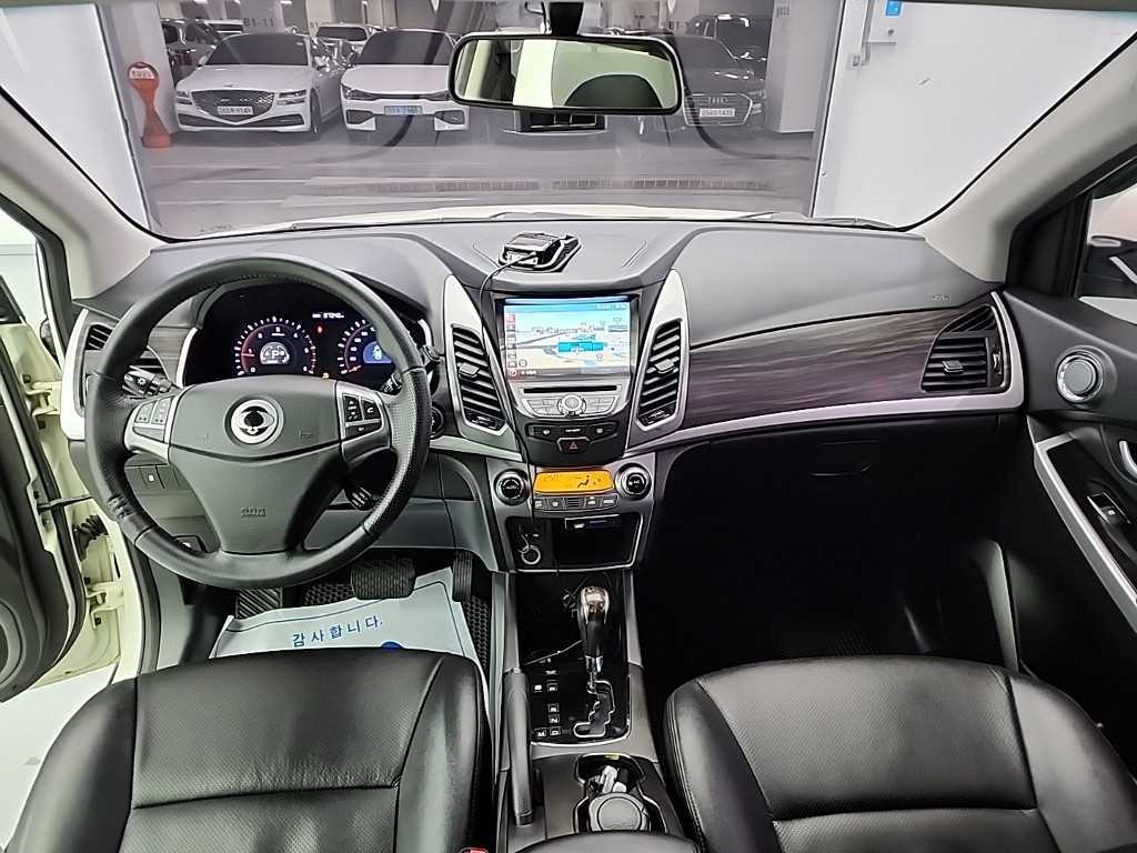 KG Mobility (Ssangyong) Korando 2WD 2.0 CVT Premium Type 8