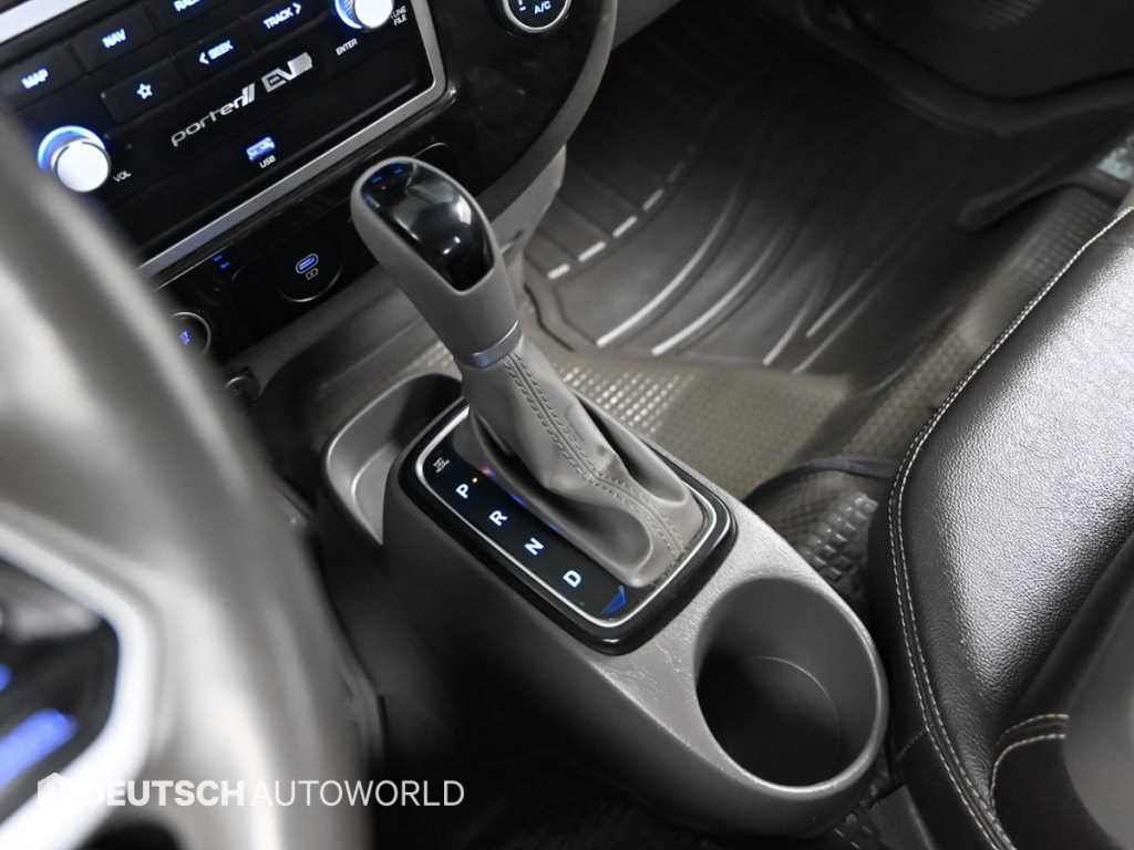 Hyundai Porter 1.0 Ton/ Super Cab/ Long Wheelbase/ Premium Special 9