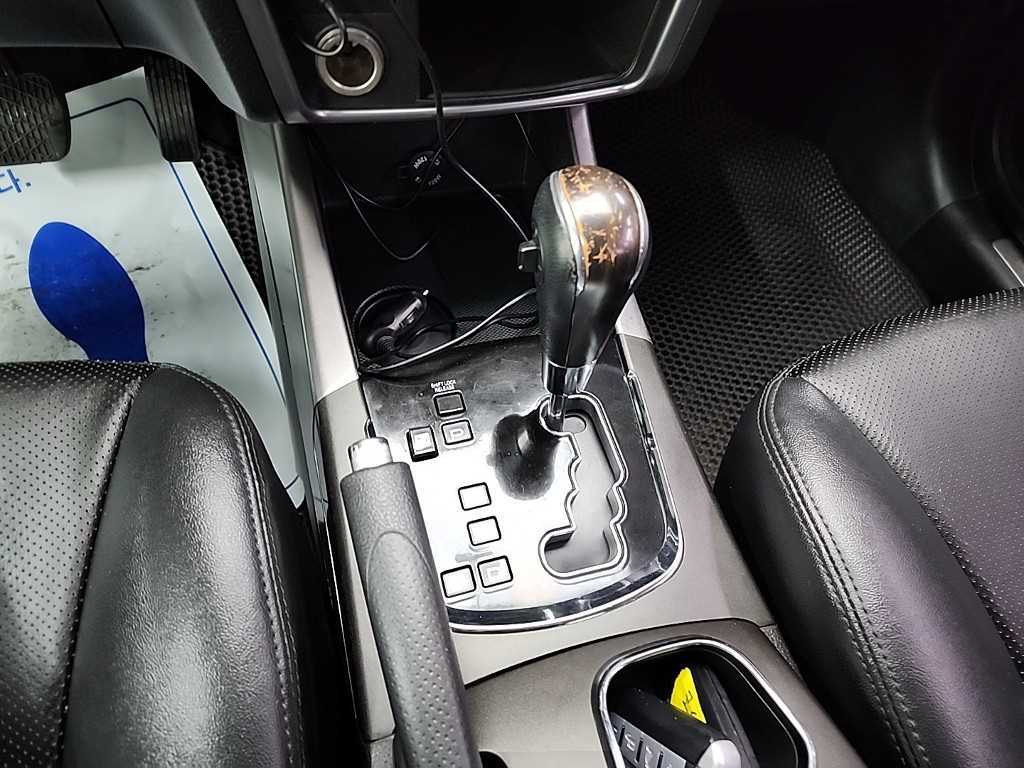 KG Mobility (Ssangyong) Korando 2WD 2.0 CVT Premium Type 9