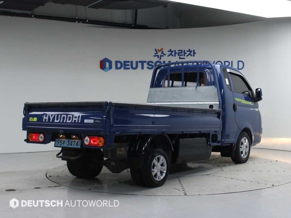 Hyundai Porter 1.0 Ton/ Super Cab/ Long Wheelbase/ Premium Special 3