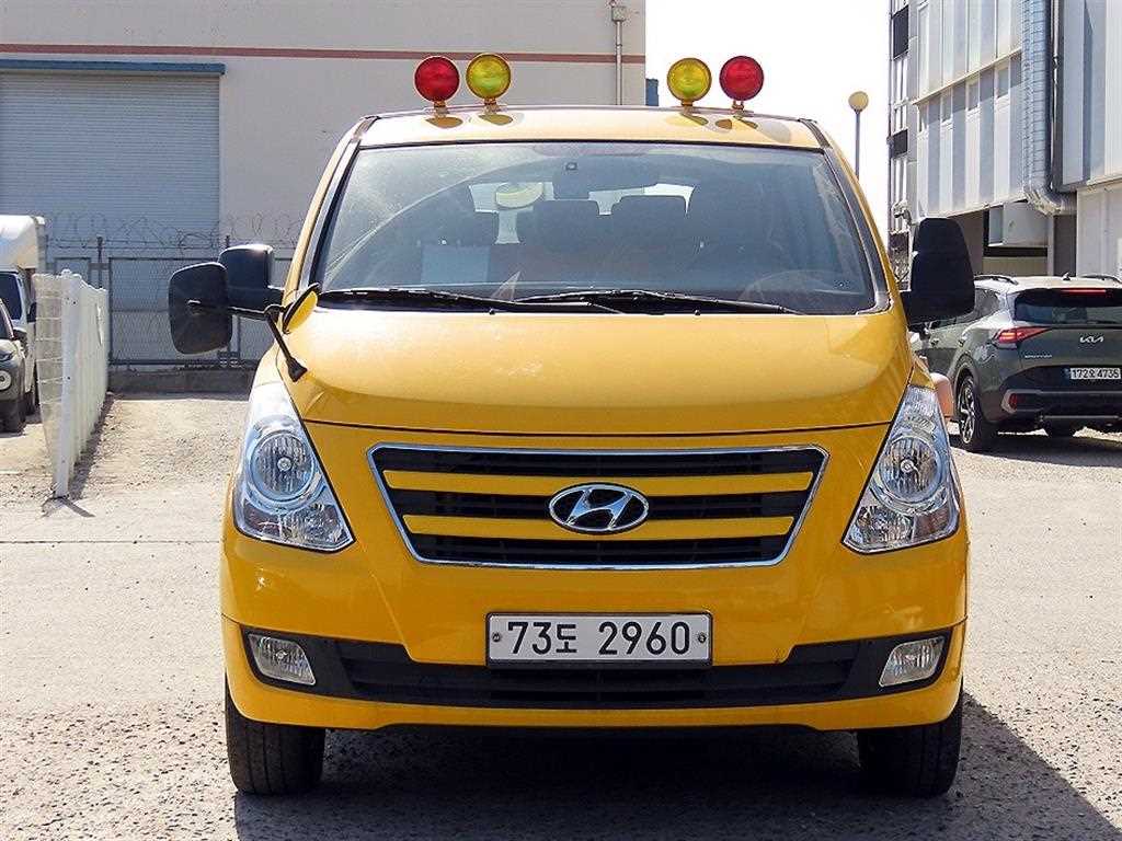 Hyundai Starex 4WD CVX Luxury 2