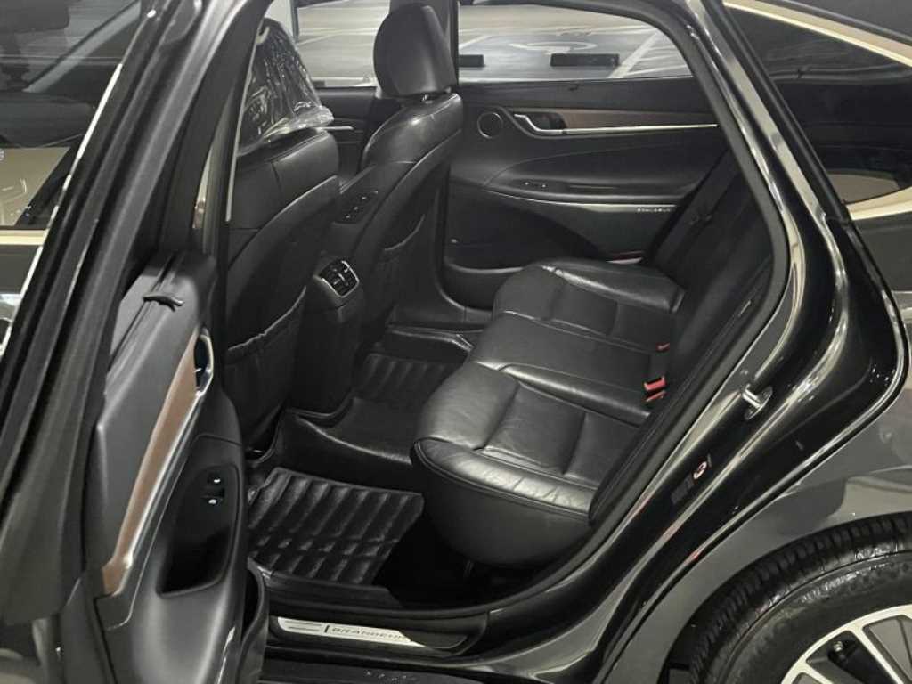 Hyundai Grandeur Exclusive Special 10