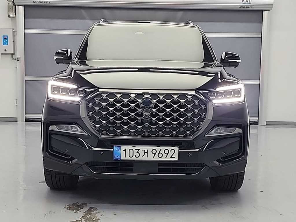 KGM 렉스턴 4WD 디젤 2.2 더 블랙 사진 2/20