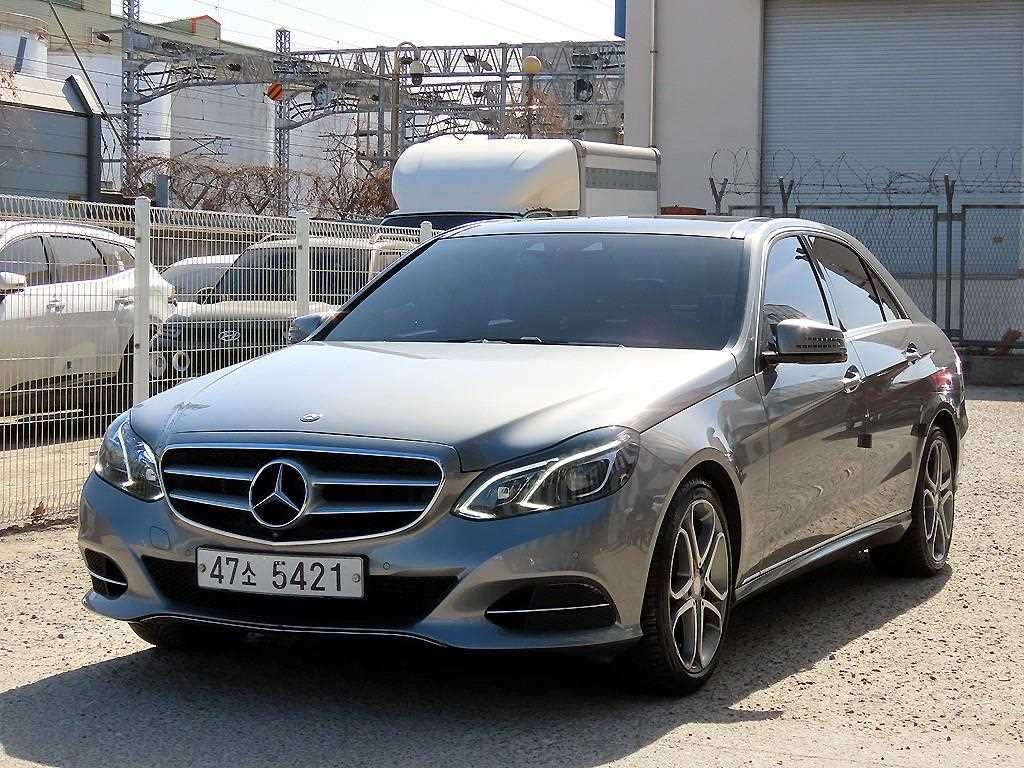 벤츠 E 클래스 E250 블루텍 4MATIC 아방가르드 사진 2/20