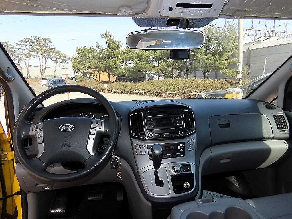 Hyundai Starex 4WD CVX Luxury 9