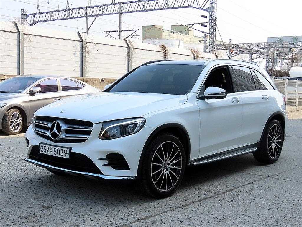 벤츠 GLC 클래스 GLC 300 4MATIC 사진 2/20