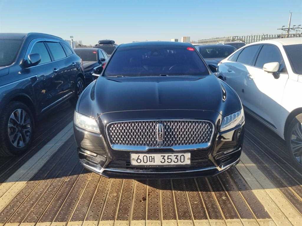 컨티넨탈 10세대 3.0 AWD 2019년식