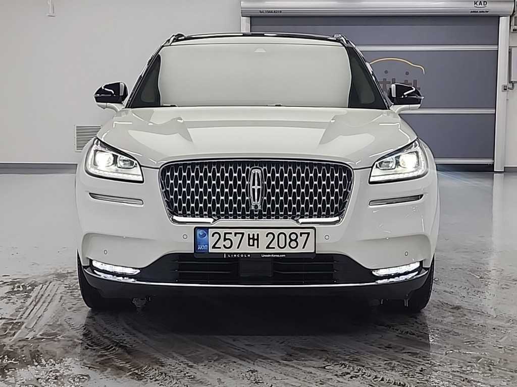 링컨 코세어 2.0 리저브 AWD 사진 2/18