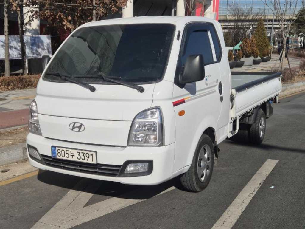 Hyundai Porter 1.0 Ton/ Super Cab/ Long Wheelbase 3