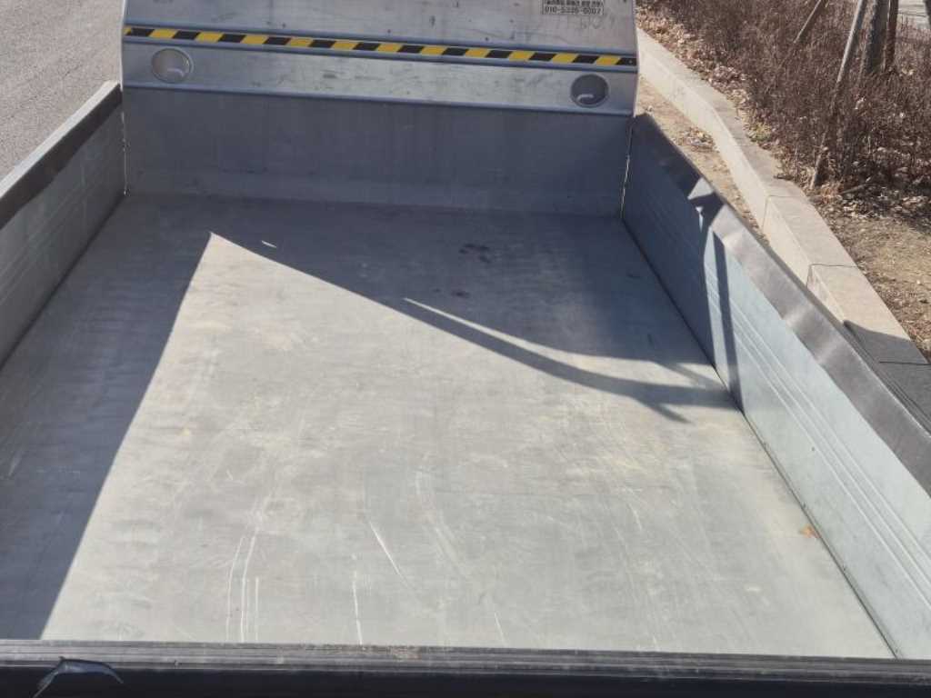 Hyundai Porter 1.0 Ton/ Super Cab/ Long Wheelbase 8