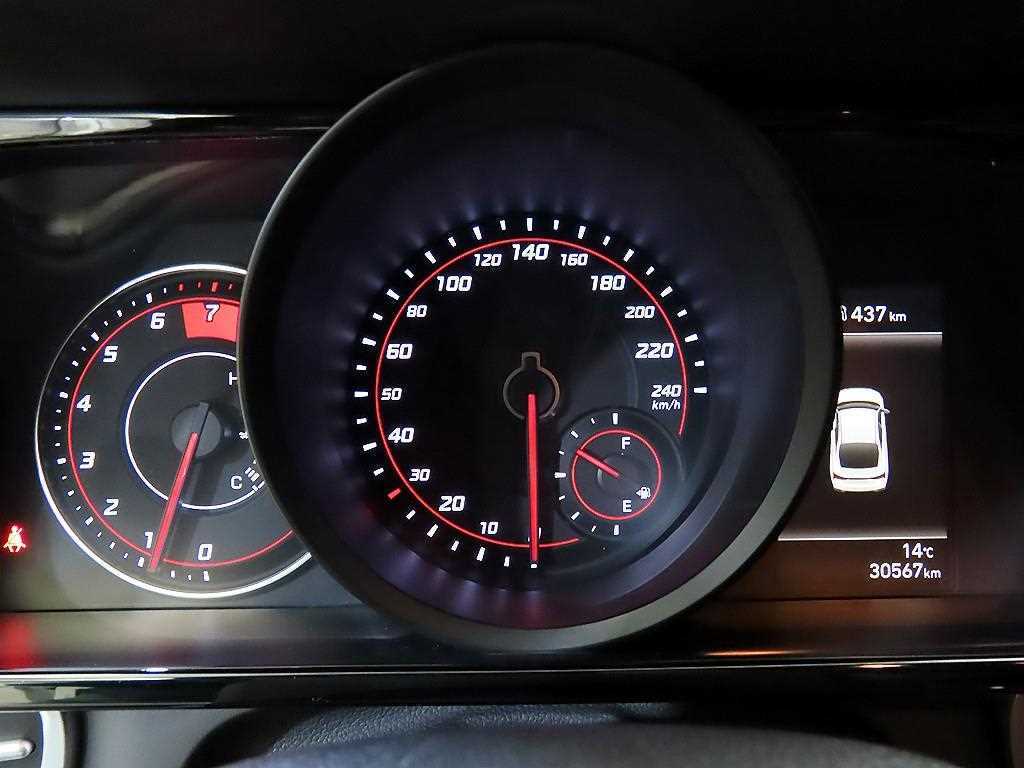 Hyundai Avante 1.6 Modern 10