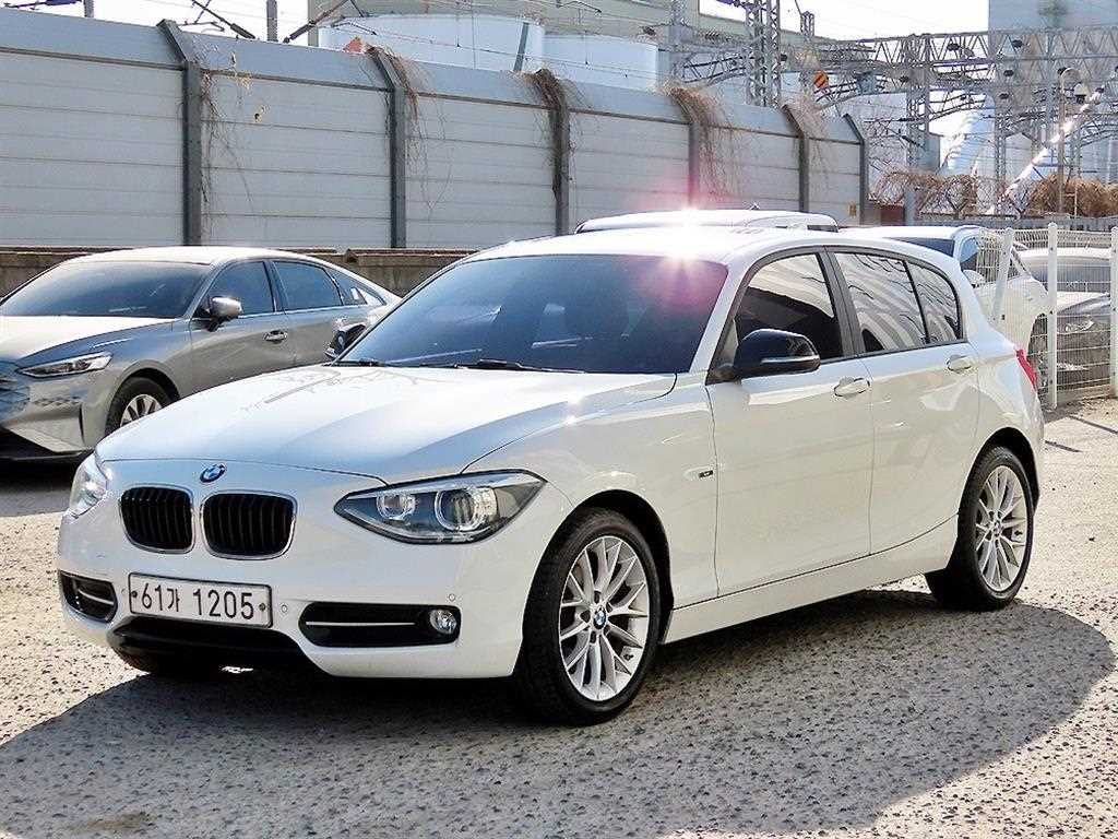BMW 1 Series 118d Sport 3