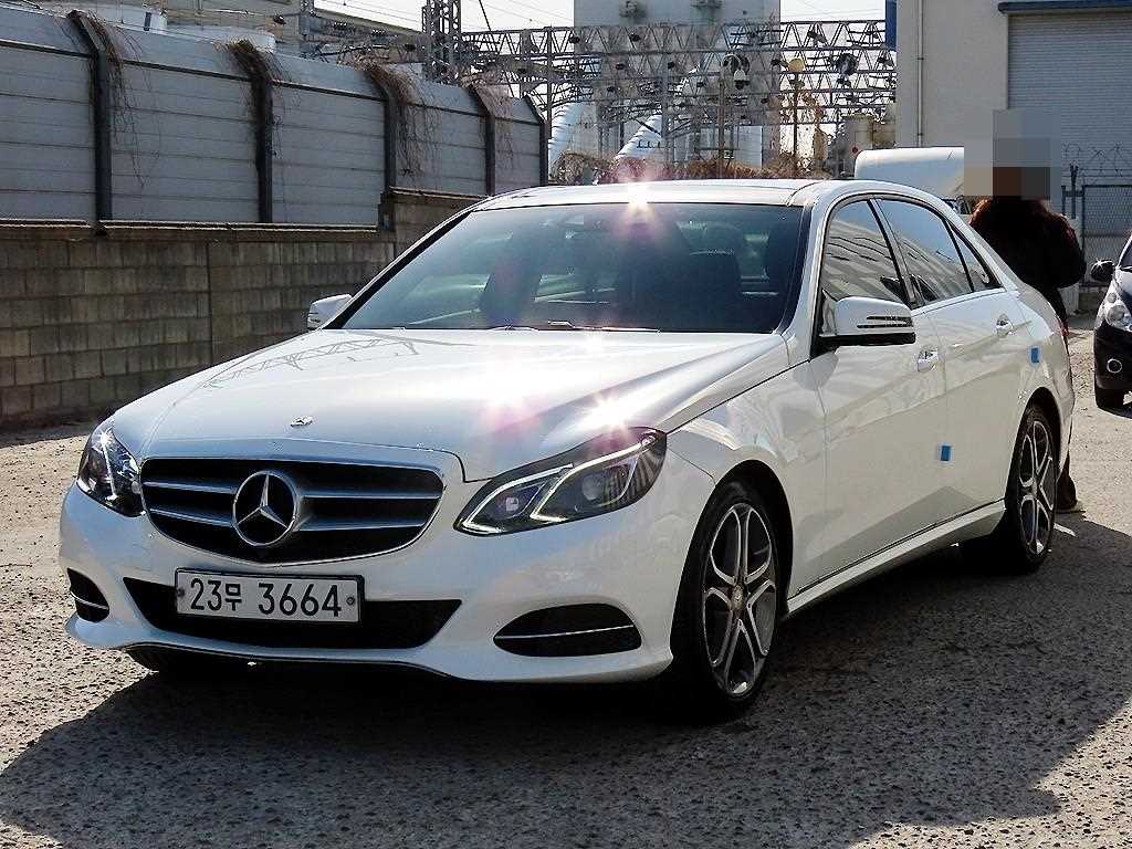 벤츠 E 클래스 E250 블루텍 4MATIC 아방가르드 사진 2/20