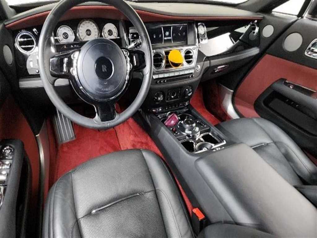 Rolls Royce Wraith 6.6 8