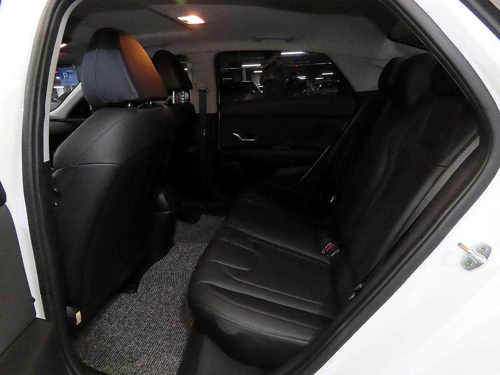 Hyundai Avante 1.6 Modern 8