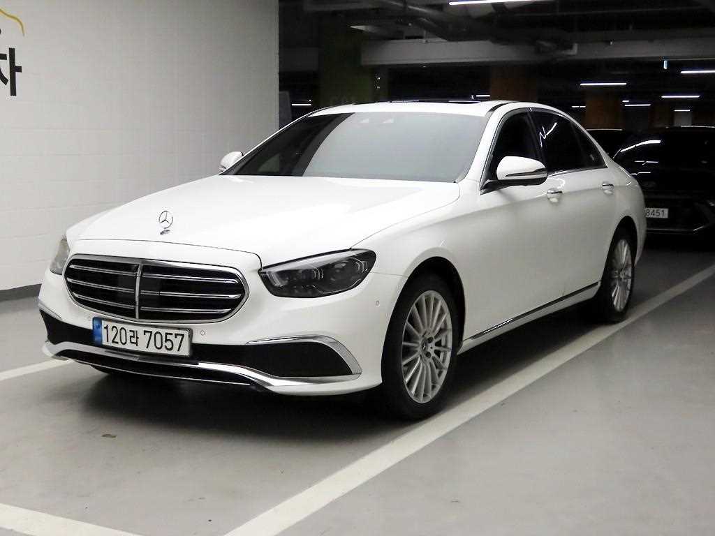 Mercedes-Benz E-Class E220d 4MATIC Exclusive 3