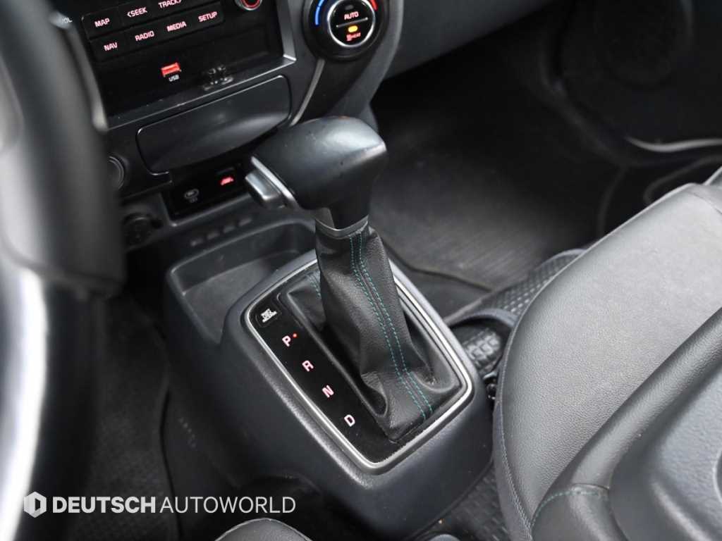 Hyundai Porter 1.0 Ton/ Super Cab/ Long Wheelbase 10