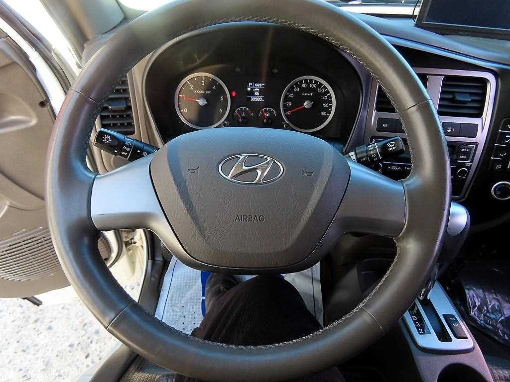 Hyundai Porter Standard Cab/ Long Wheelbase CRDi 10