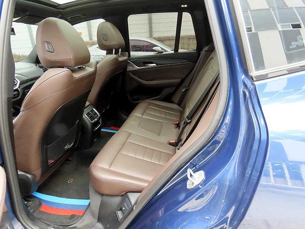 BMW iX3 M Sport 7