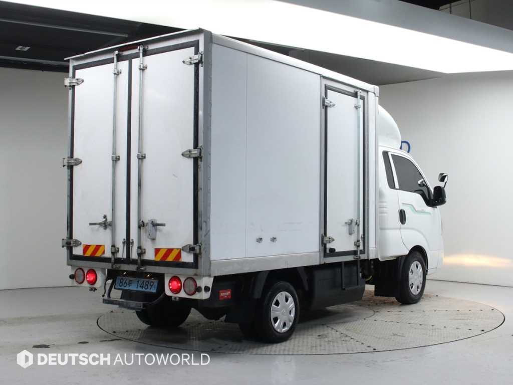 Hyundai Porter 1.0 Ton/ Super Cab/ Long Wheelbase 3