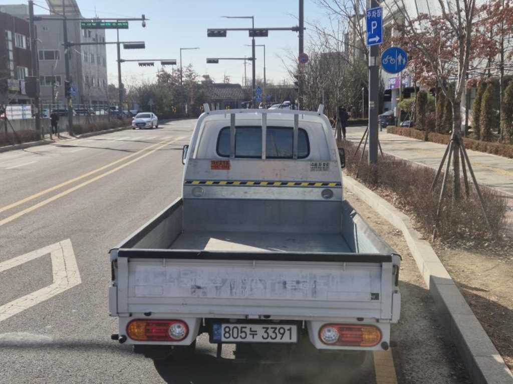 Hyundai Porter 1.0 Ton/ Super Cab/ Long Wheelbase 7
