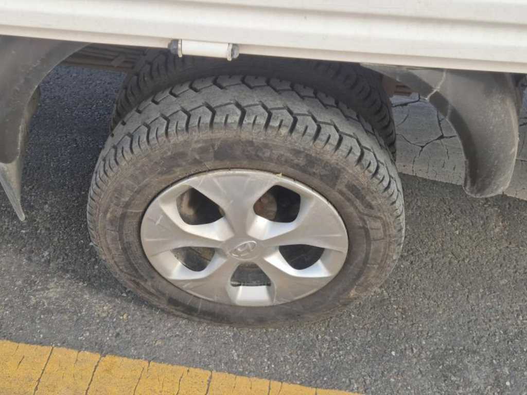 Hyundai Porter 1.0 Ton/ Super Cab/ Long Wheelbase 10