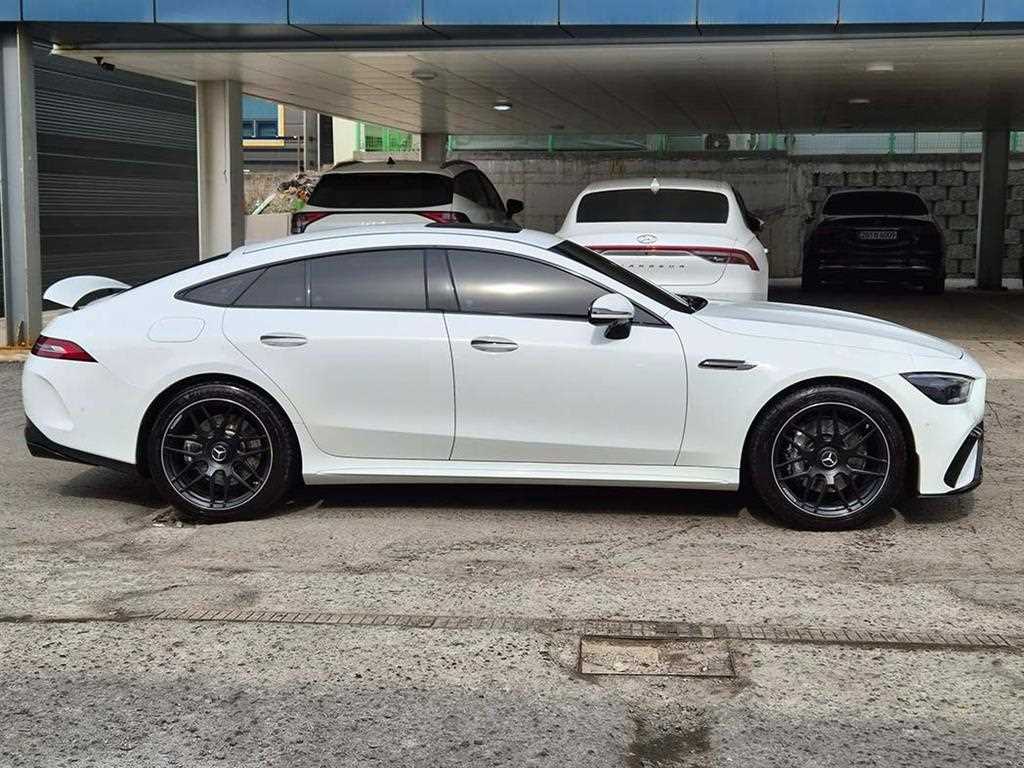 Mercedes-Benz AMG GT 4 Duo 43 4MATIC+ 4