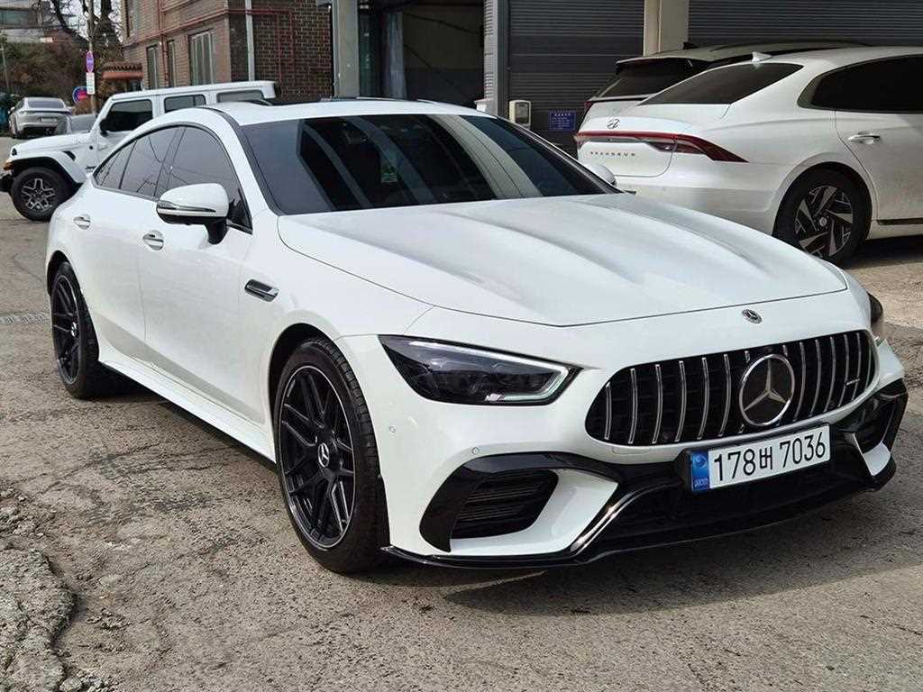Mercedes-Benz AMG GT 4 Duo 43 4MATIC+
