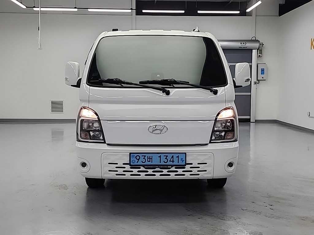 Hyundai Porter 1.0 Ton/ Super Cab/ Long Wheelbase/ Premium Special 3