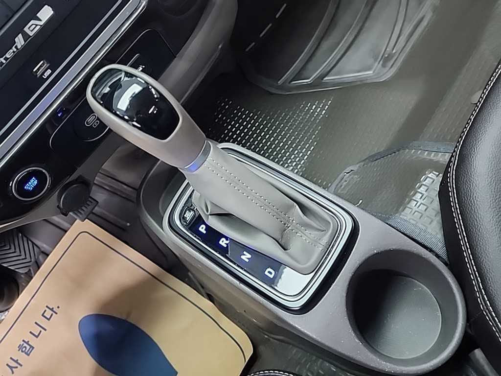 Hyundai Porter 1.0 Ton/ Super Cab/ Long Wheelbase/ Premium Special 8