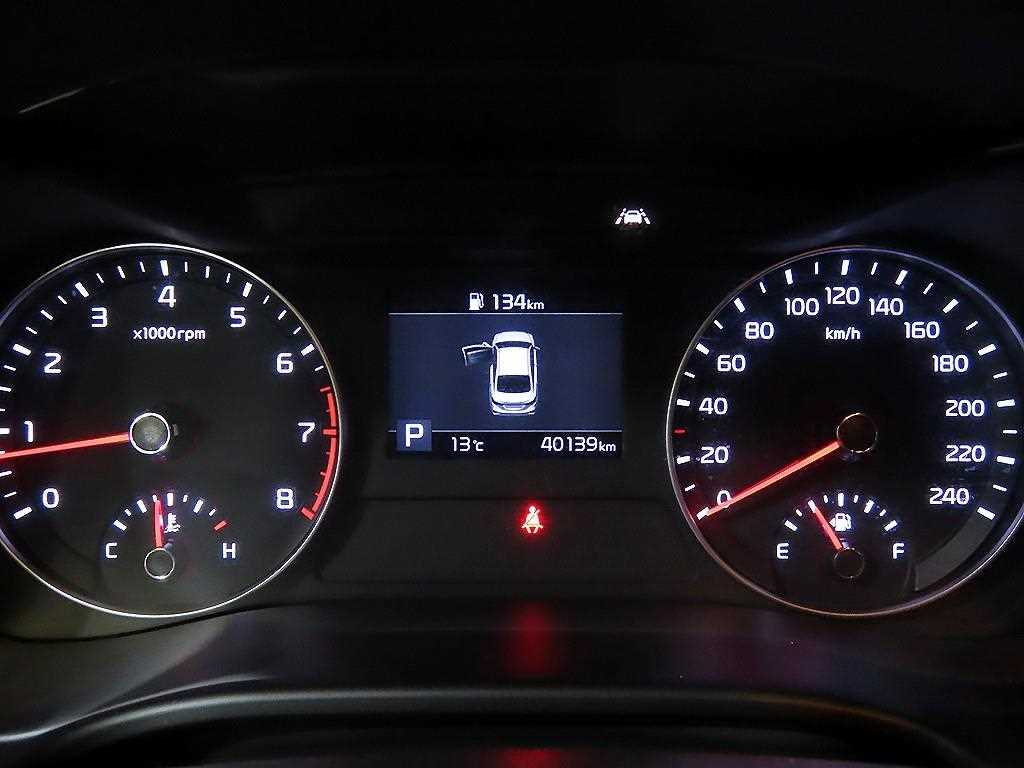 Kia K3 1.6 Luxury 10