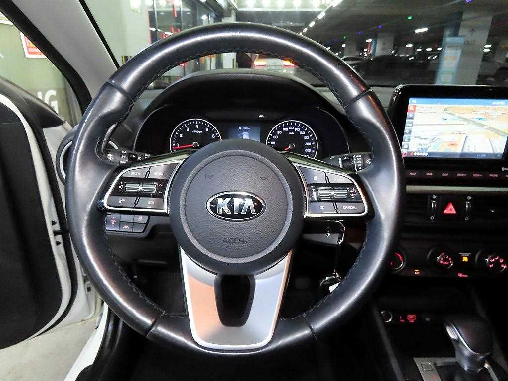 Kia K3 1.6 Luxury 9