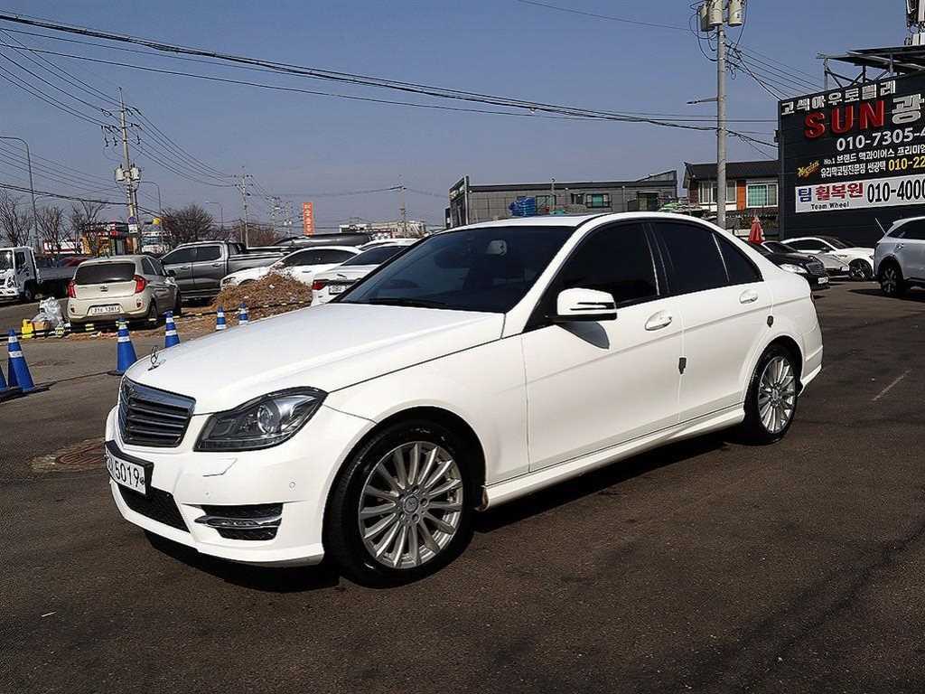 벤츠 C 클래스 C200 CGI 사진 2/20