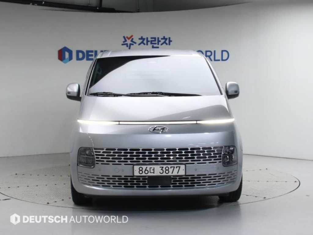 Hyundai Staria 2WD Diesel Cargo Modern 4