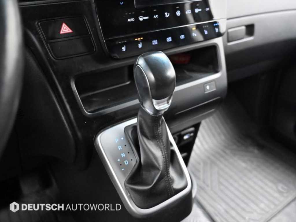 Hyundai Staria 2WD Diesel Cargo Modern 10