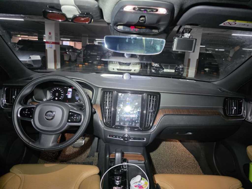 Volvo V60 2.0 B5 Pro AWD 7