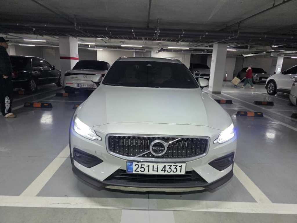 Volvo V60 2.0 B5 Pro AWD