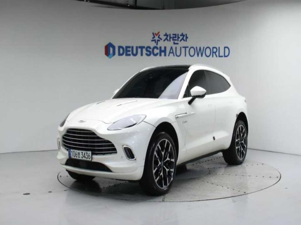 DBX 4.0 V8 2021년식