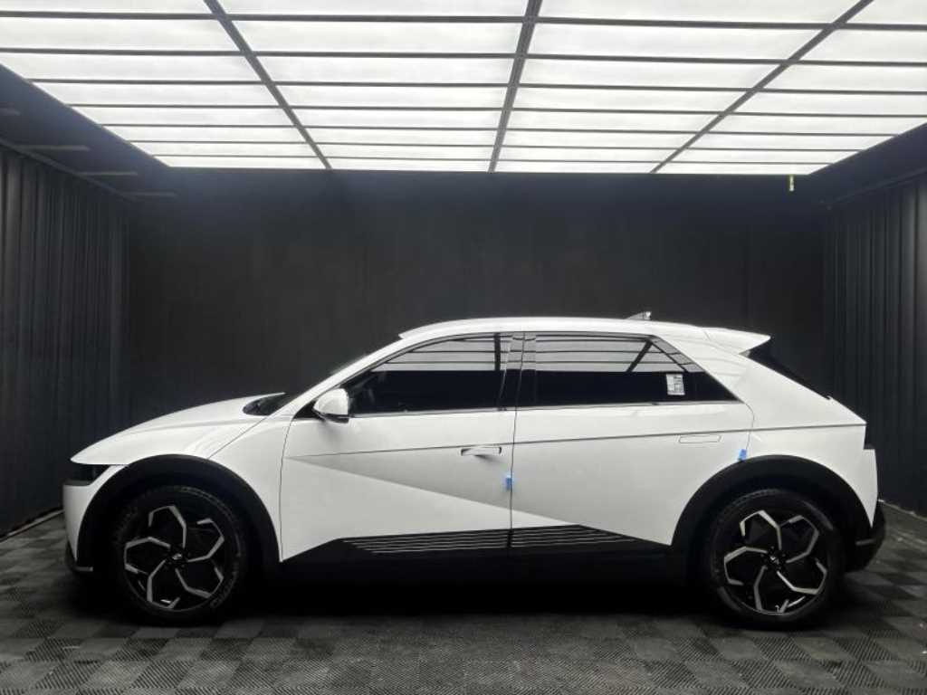 Hyundai IONIQ Long Range Exclusive 3