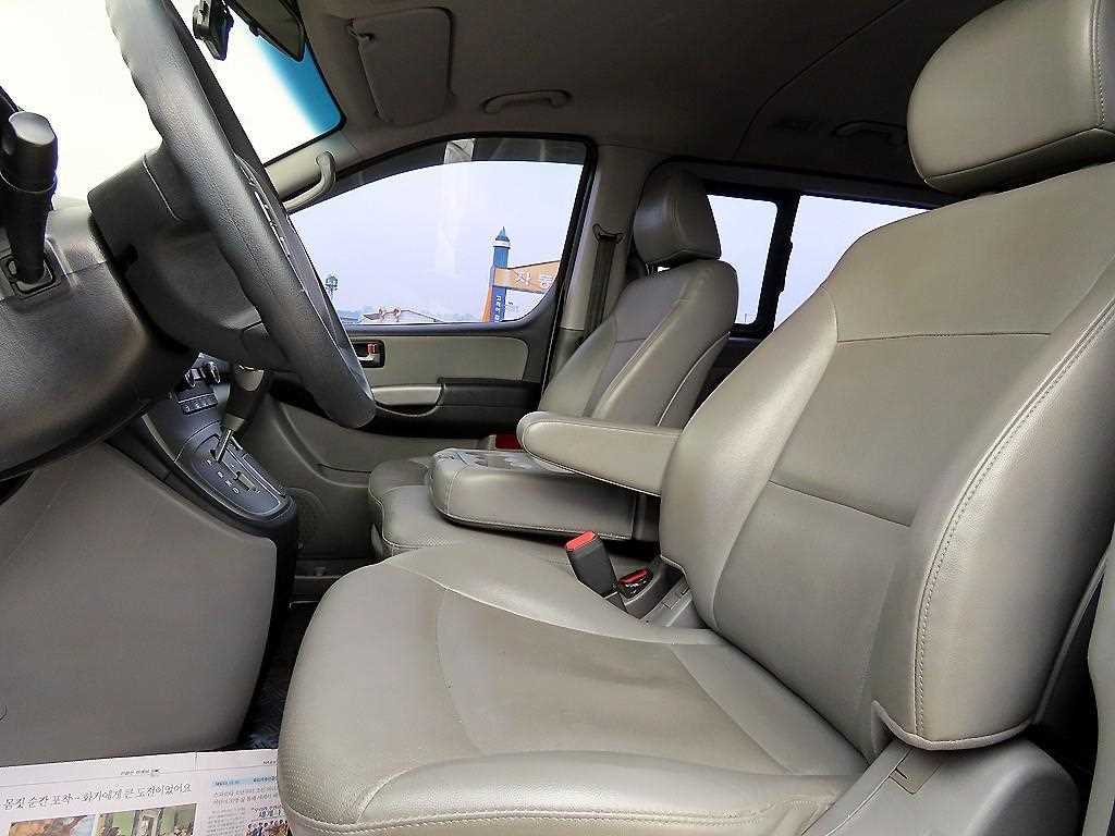 Hyundai Starex Wagon Modern 6