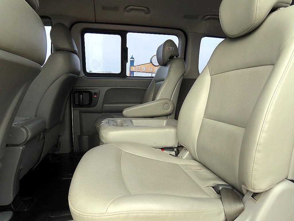 Hyundai Starex Wagon Modern 7