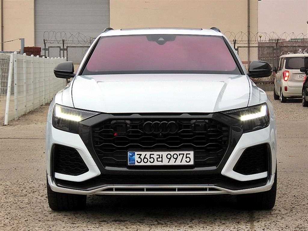 아우디 RSQ8 4.0 TFSI 콰트로 사진 2/20