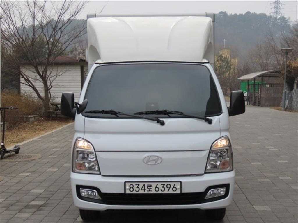 Hyundai Porter LPG Super Cab/ Long Wheelbase 2
