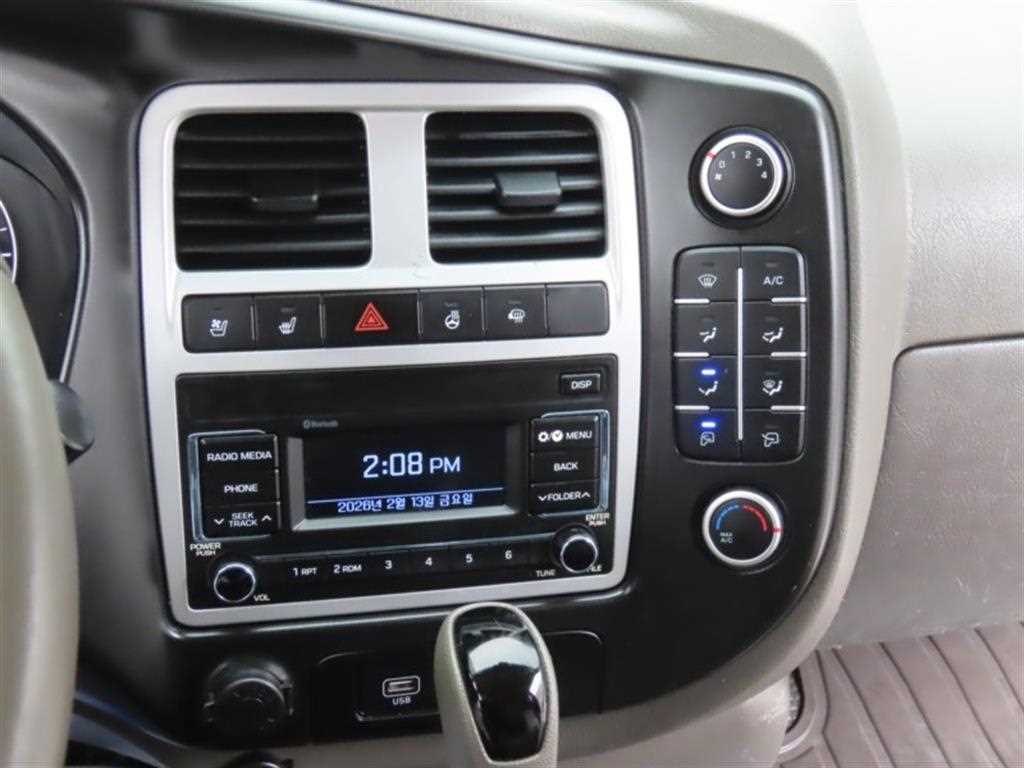 Hyundai Porter LPG Super Cab/ Long Wheelbase 9