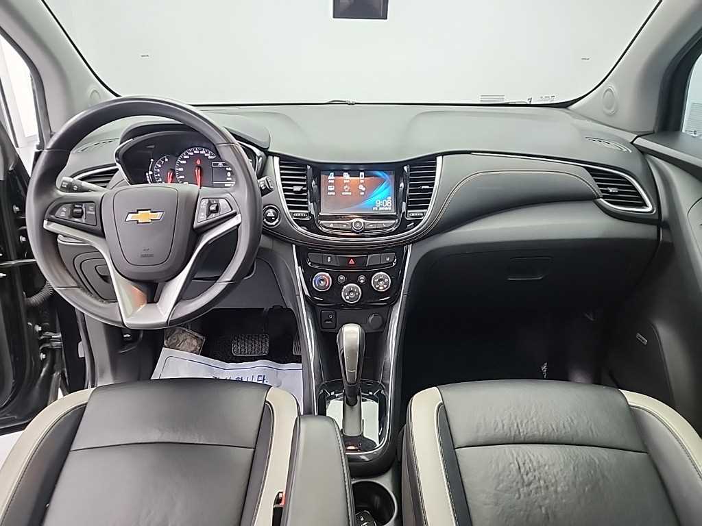 Chevrolet Trax Gasoline 1.4 Perfect Black 8